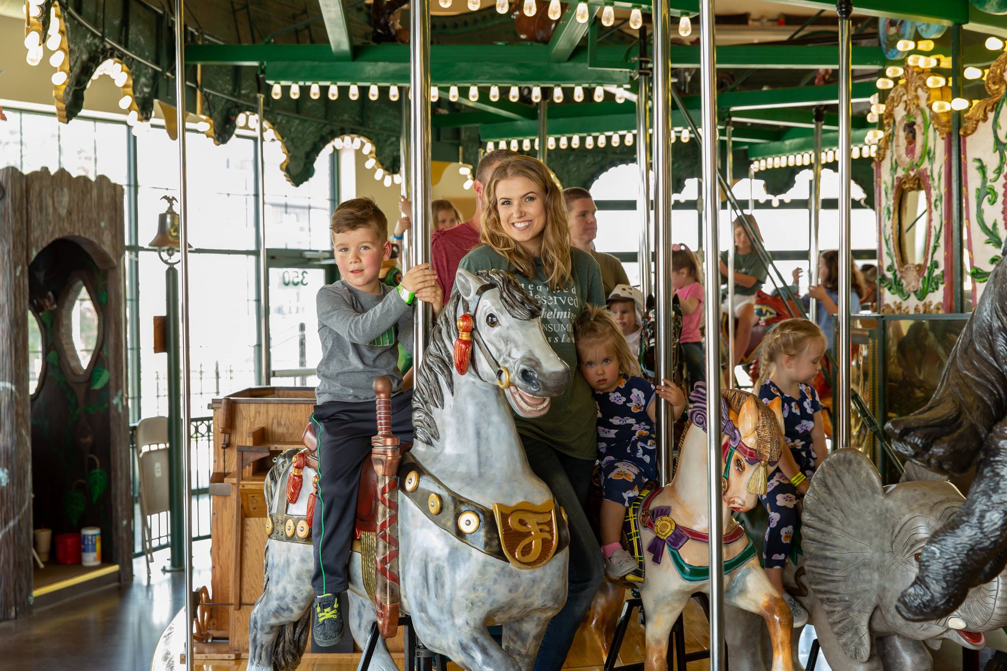 Kingsport Carousel offering free rides on New Year’s Eve Electric 94.9