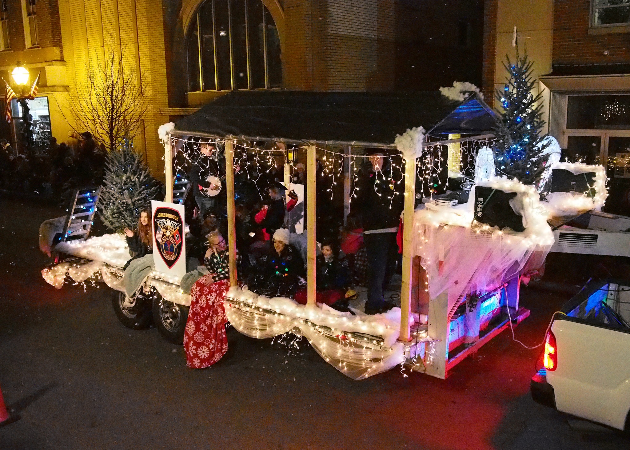 Jonesborough Christmas Parade Electric 94.9