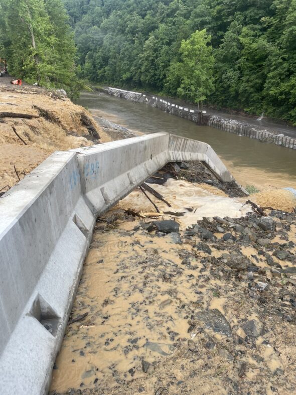TDOT: I-40 in Cocke County closed due to rockslide and flooding