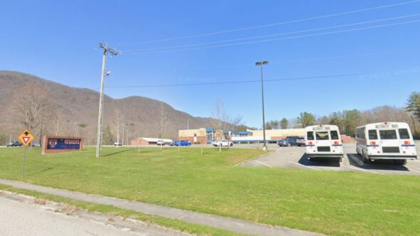 Report: Online news site offers more details in Travis Turner saga