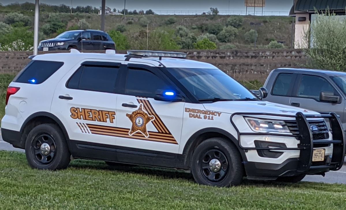 VSP & KSP: Letcher County stabbing suspects exchanges gunfire with Wise County law enforcement - Electric 94.9